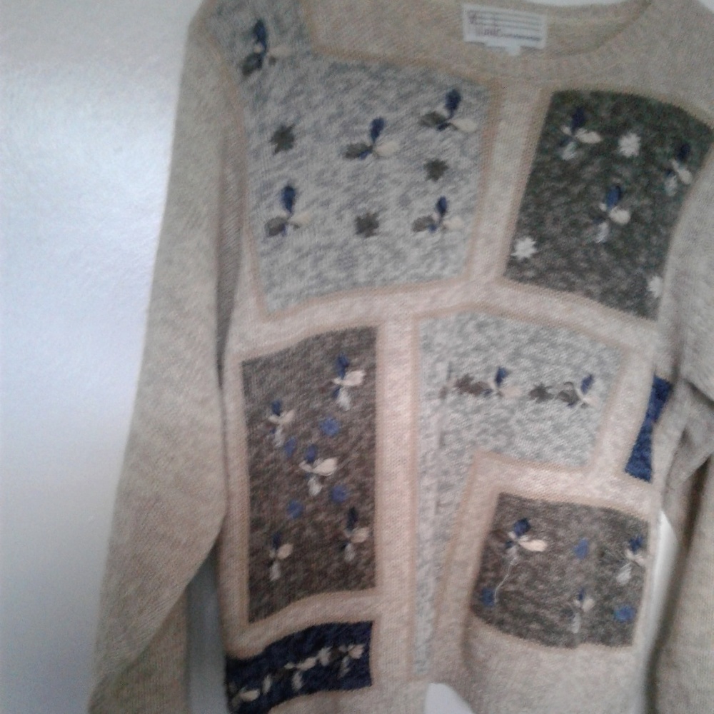 Beautiful Long Sleeve Flowered Sweater